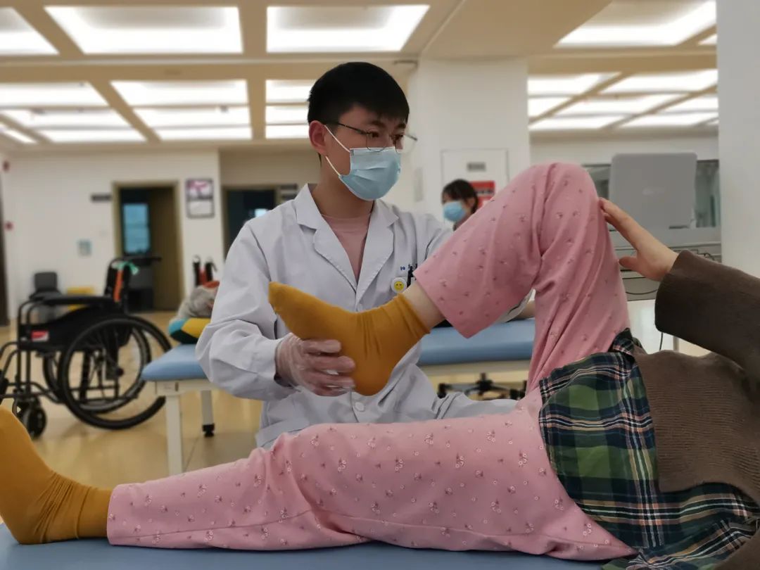 腦梗死后神經康復杭州三江陽光康復醫院助病人康復