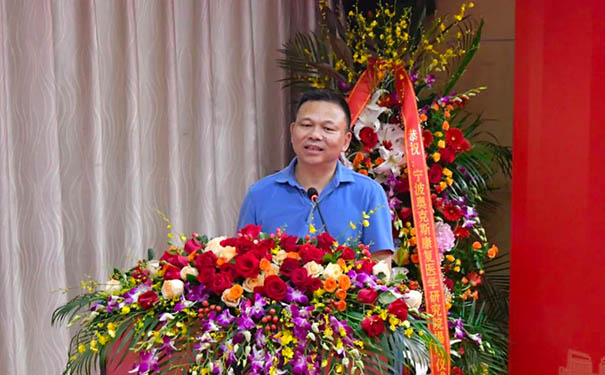 明州康復醫院集團奧克斯康復醫學研究院的揭牌儀式在寧波隆重舉行