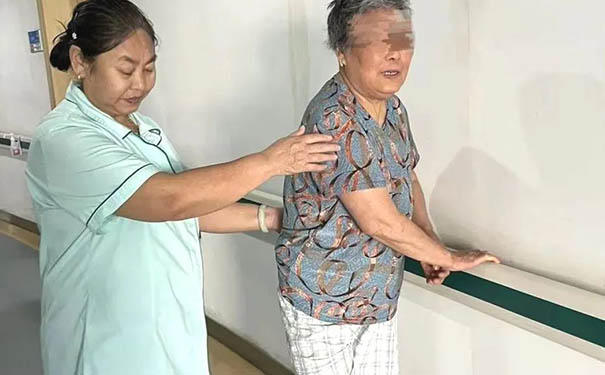 浙江康復醫院急性腦梗的王奶奶的康復之路
