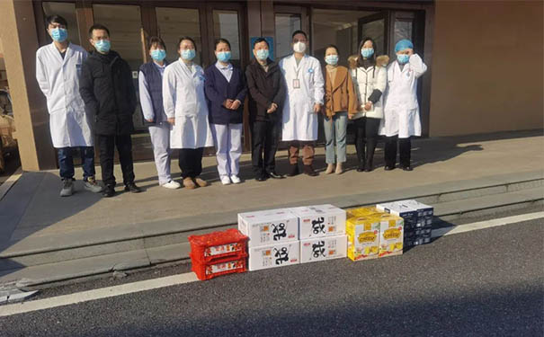 區衛健局、民營醫療機構協會年前來杭州蕭山康泰老年病醫院慰問