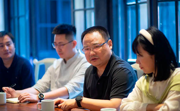 杭州彩虹魚康復護理院迎接成都第一骨科醫院黨委書記一行