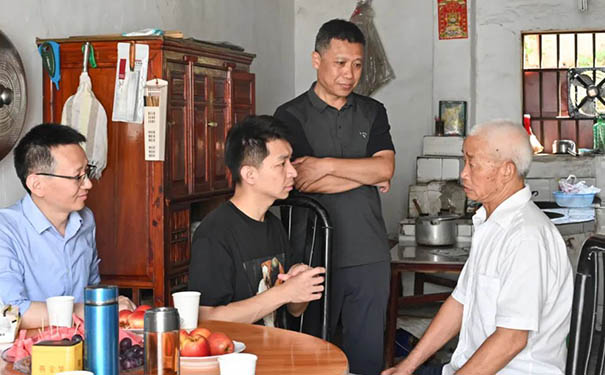 【杭州彩虹魚康復護理院】“彩虹魚”義診送健康活動游進新安江